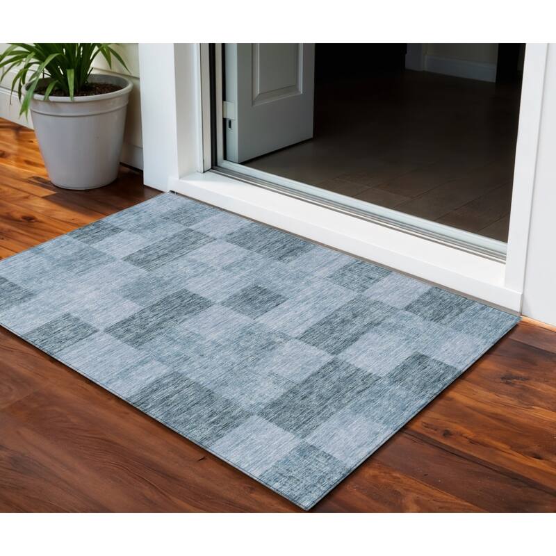 HomeRoots Geometric Transitional Rectangle Outdoor Rug - 3' x 5'