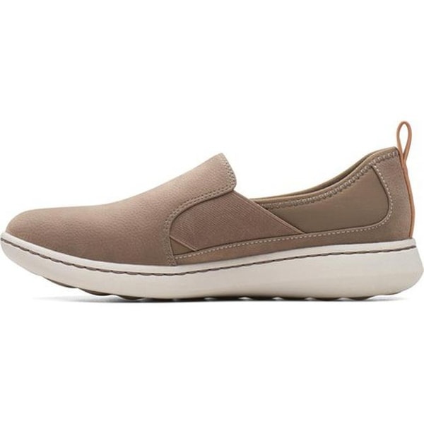 clarks cloudsteppers step move jump