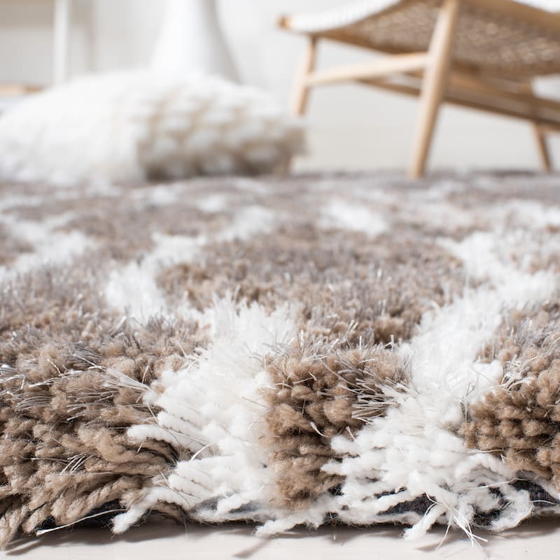 SAFAVIEH Handmade Barcelona Shag Kleo Polyester Rug