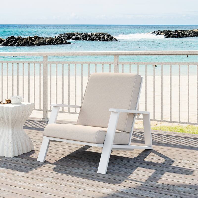 Outdoor Patio Lounge Chair‌ – Wood Frame Club Chair with Plush Cushion, Ideal for Decks & Gardens