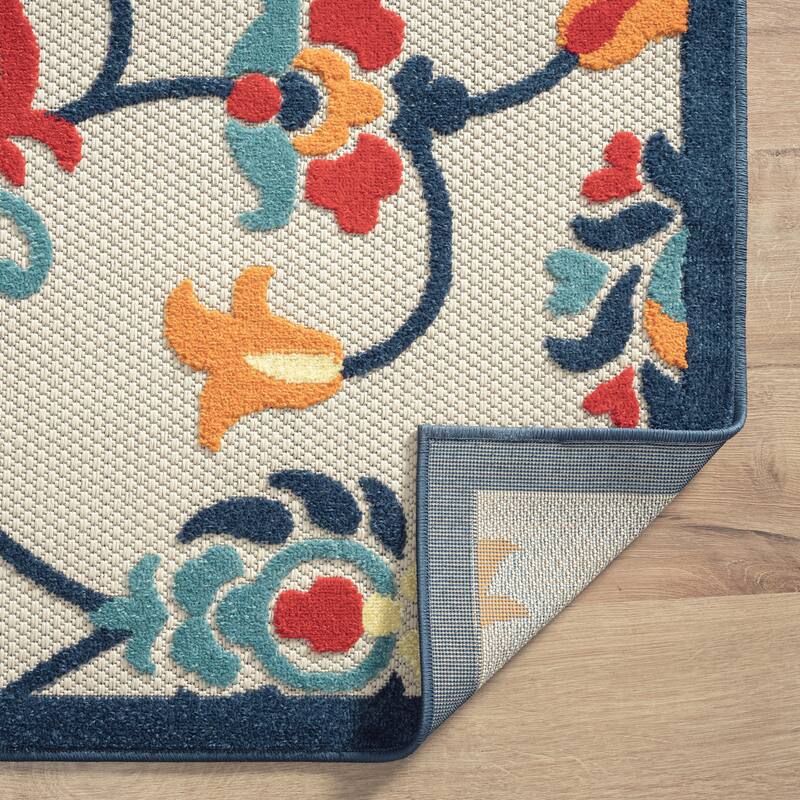 Sevita Floral Damask High-Low Indoor/Outdoor Area Rug