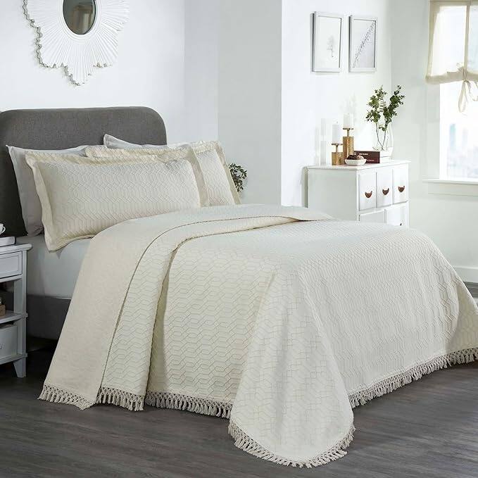 Superior Remi Jacquard Geometric Fringe Cotton Blend Bedspread Set - Ivory - Queen - 3 Piece