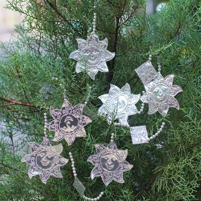 Novica Handmade Smiling Sunflower Aluminum Holiday Garland (Set Of 4) - Silver