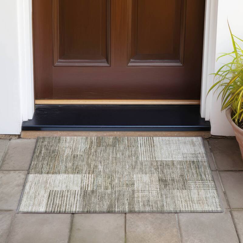 Machine Washable Indoor/Outdoor Contemporary Geo Chantille Rug - Pewter - 1'8" x 2'6"