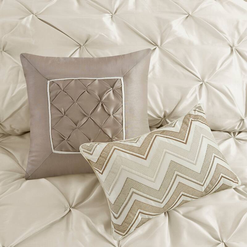 GDF Studio - Laurel 7-Piece Tufted Comforter Set with Decorative Pillows