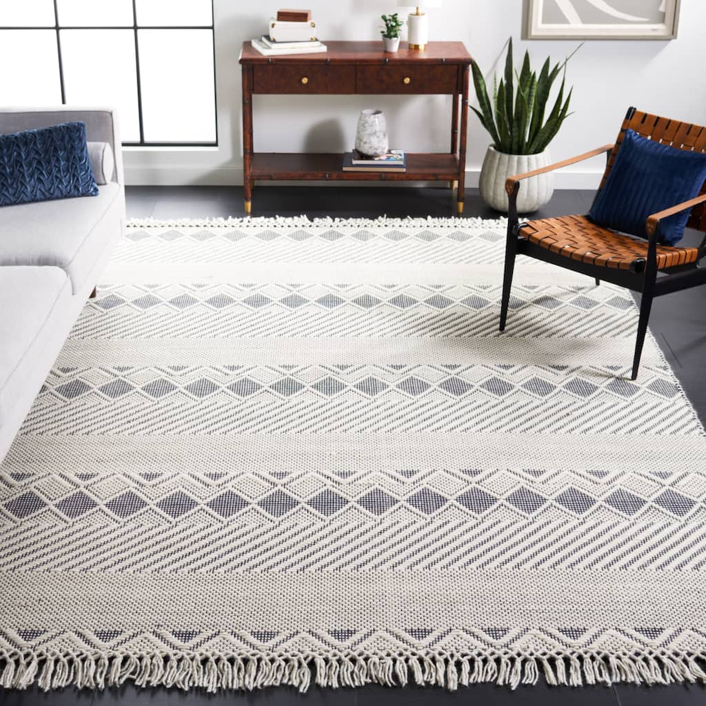 SAFAVIEH Handmade Natura Avril Moroccan Wool Rug