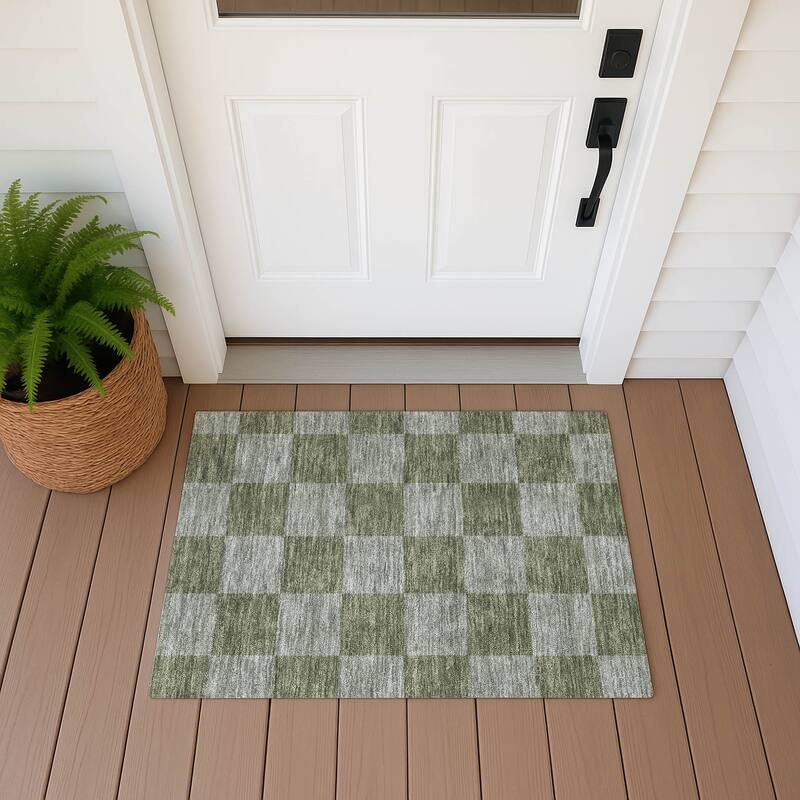 Machine Washable Indoor/ Outdoor Modern Checker Chantille Rug - Olive - 1'8" x 2'6"