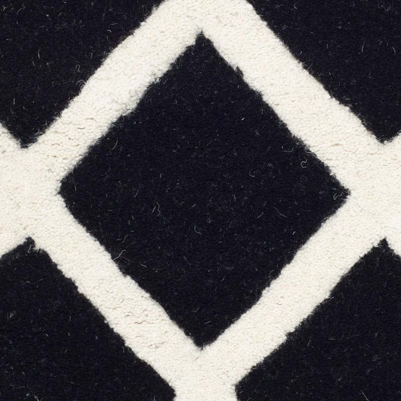 SAFAVIEH Handmade Chatham Retha Modern Moroccan Wool Rug