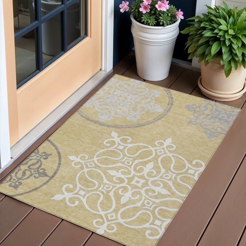 HomeRoots Floral Medallion Transitional Rectangle Outdoor Rug - 3' x 5'