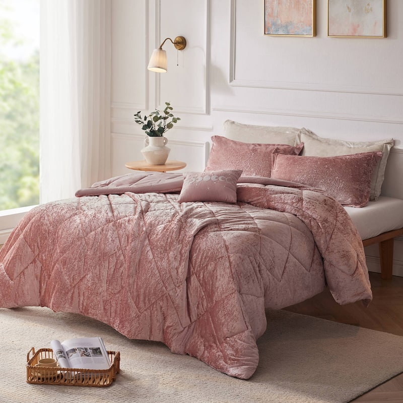 Intelligent Design Isabel Velvet Comforter Set