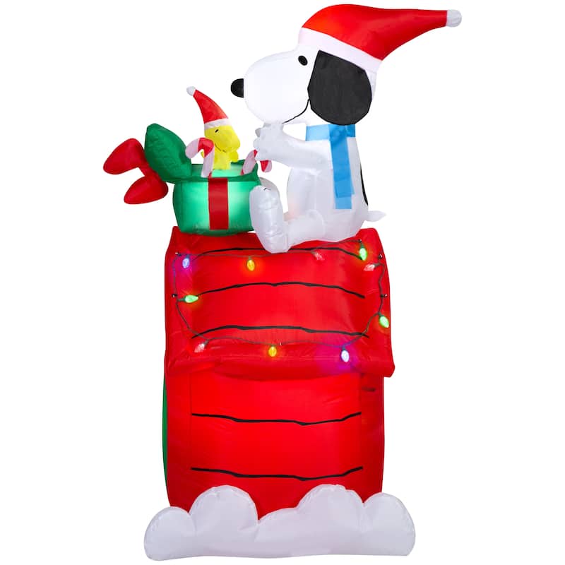 Airblown-Snoopy and Woodstock on Doghouse-Scene-Peanuts