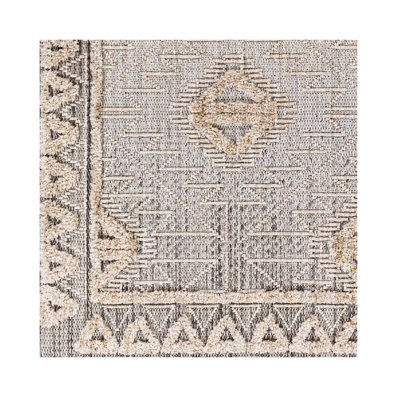 Livabliss Transitional Zaragoza Medallion Area Rug