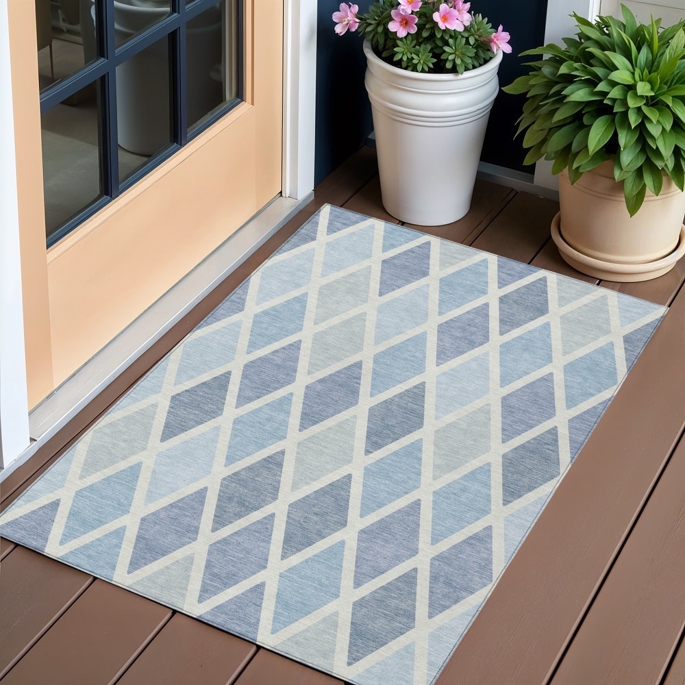 HomeRoots Geometric Transitional Rectangle Outdoor Rug