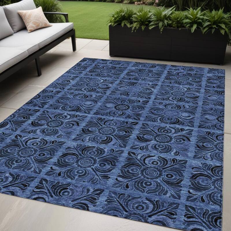HomeRoots Medallion Transitional Rectangle Outdoor Rug - 5' X 8'