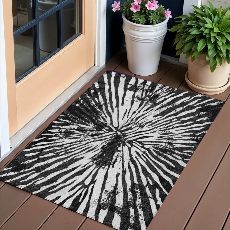 HomeRoots Abstract Transitional Rectangle Outdoor Rug - 3' x 5'