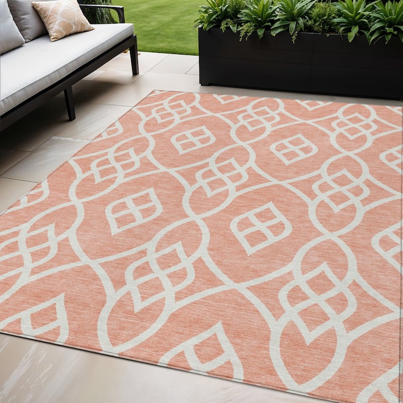 HomeRoots Trellis Transitional Rectangle Outdoor Rug - 5' X 8'