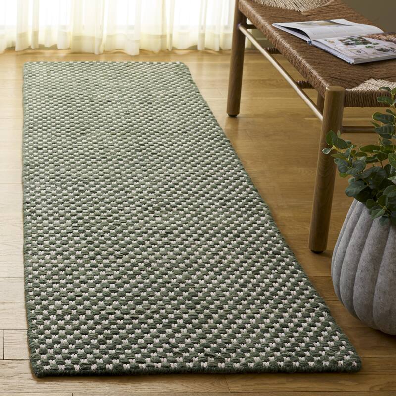 SAFAVIEH Handmade Vermont Trinidade Wool Rug - 2'3" x 8' Runner - Green/Ivory