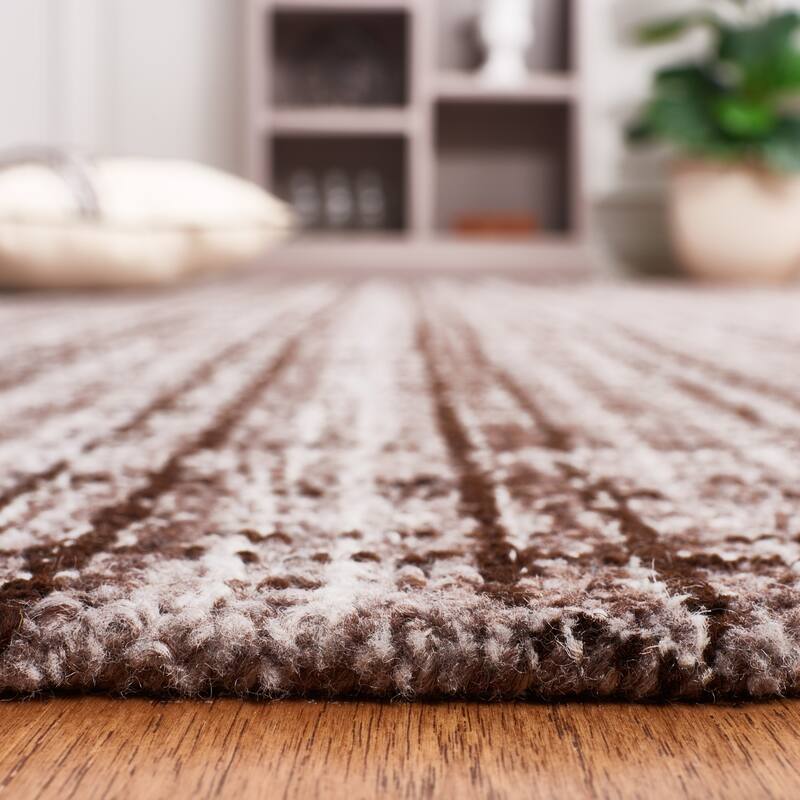 SAFAVIEH Handmade Abstract Lily Modern Wool Rug