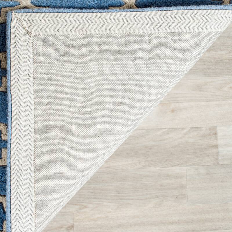 SAFAVIEH Handmade Chatham Nhuong Modern Moroccan Wool Rug