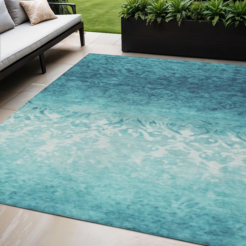 HomeRoots Damask Transitional Rectangle Outdoor Rug - 5' X 8'