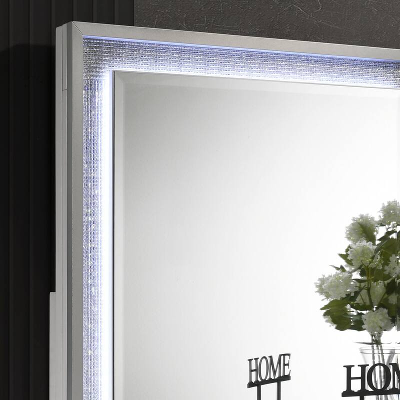 Furniture of America Roon Modern 2-Piece White 6-Drawer Dresser and Mirror Set with LED Light