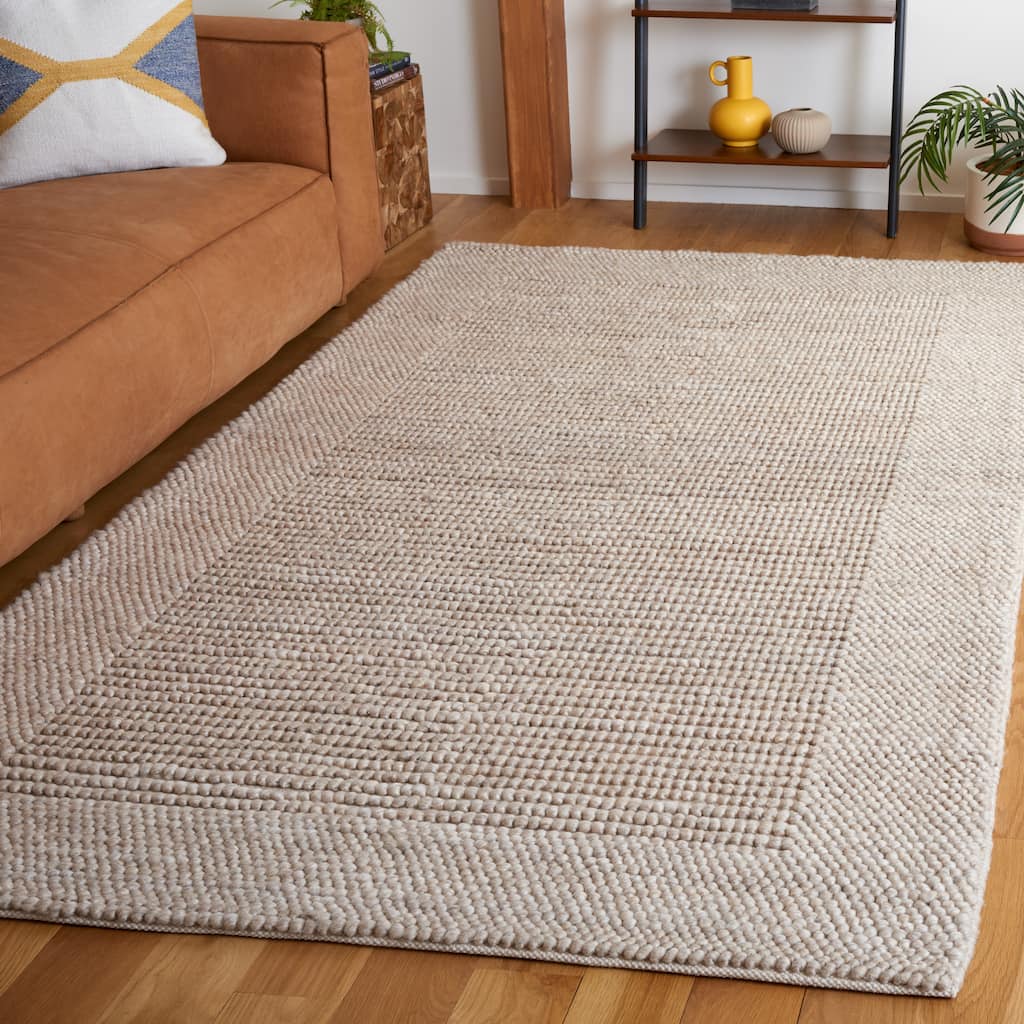 SAFAVIEH Handmade Natura Hendrien Farmhouse Wool Rug