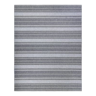 Studio Iker Silver Area Rug (5'3"x7'5") by BJ