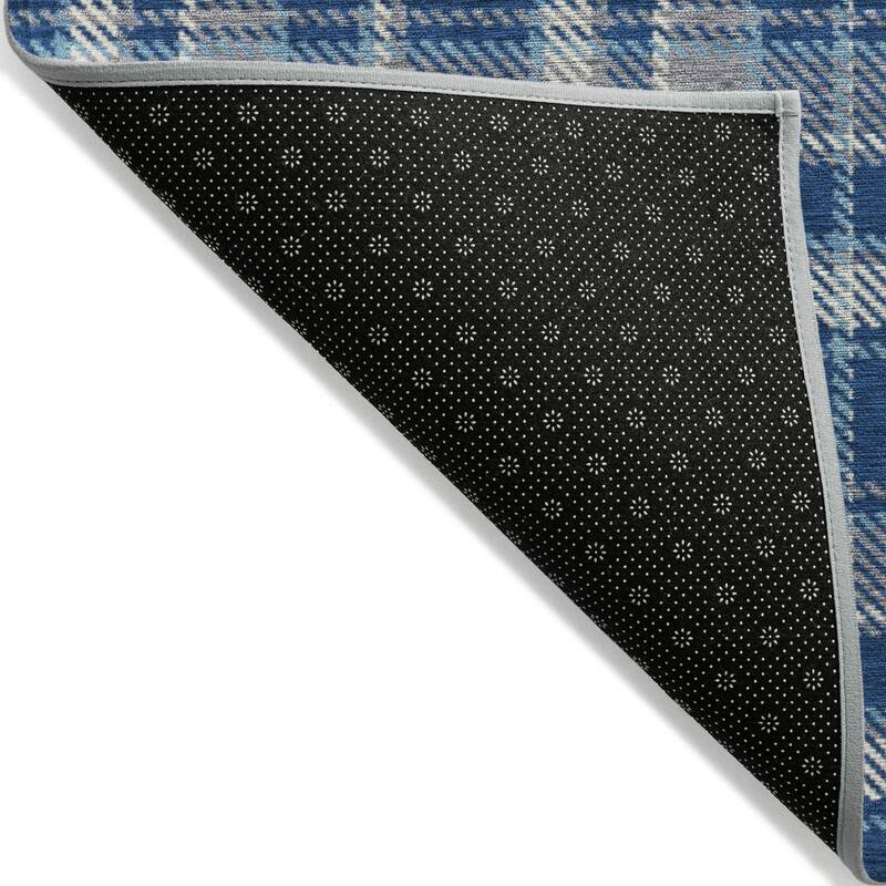 Machine Washable Indoor/ Outdoor Traditional Plaid Chantille Rug