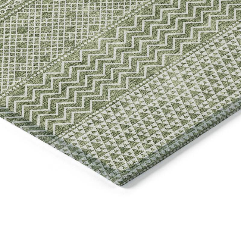 HomeRoots Chevron Modern Rectangle Outdoor Rug