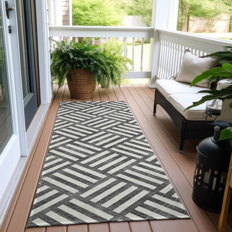 Machine Washable Indoor/ Outdoor Chantille Modern Geo Rug