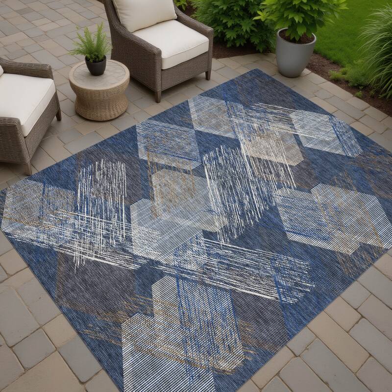 Machine Washable Indoor/ Outdoor Modern Hotchkiss Chantille Rug