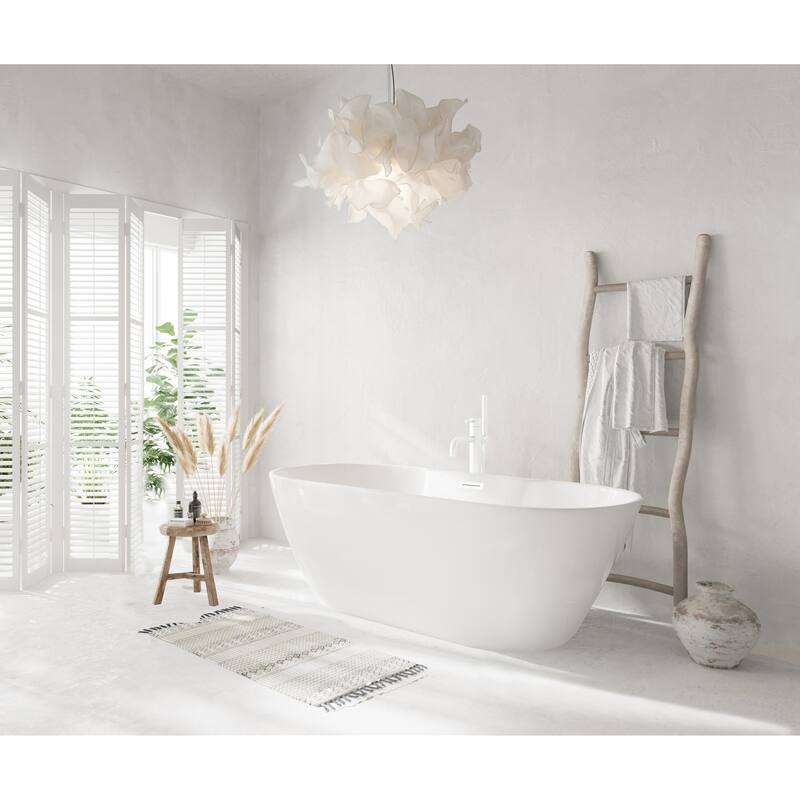 Nicolette Bathtub in Glossy White