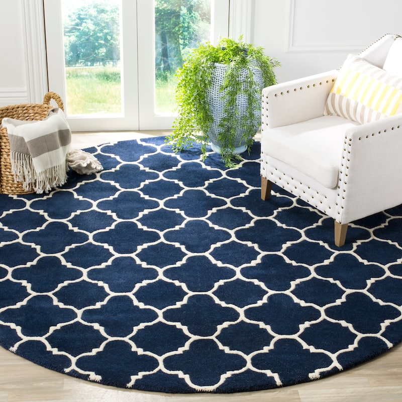 SAFAVIEH, Handmade Chatham Caisa Modern Moroccan Wool Rug - 7' Round - Dark Blue/Ivory