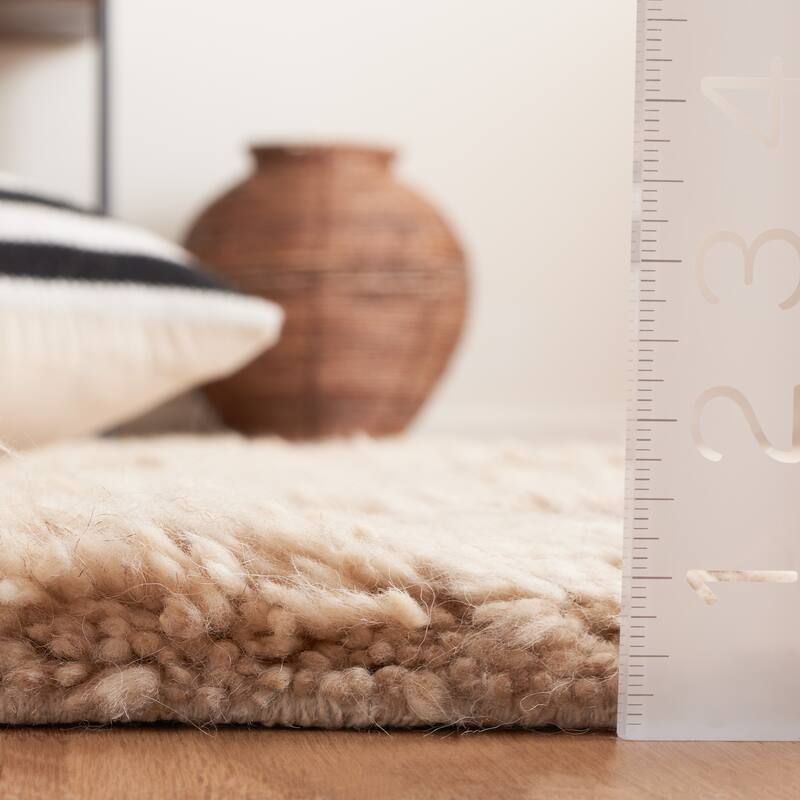 SAFAVIEH Handmade Kenya Jelske Southwestern Wool Rug