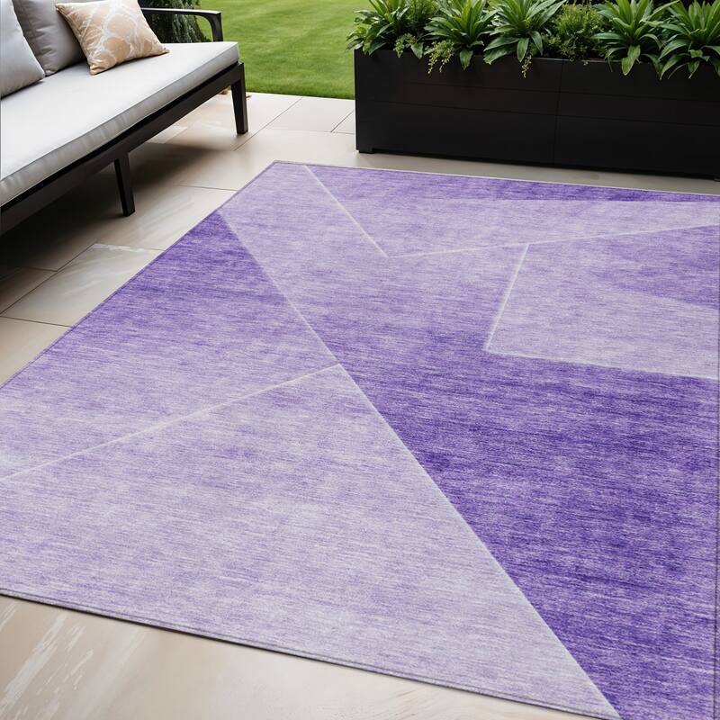 HomeRoots Abstract Transitional Rectangle Outdoor Rug - 5' X 8'