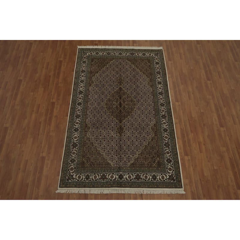 Hand Knotted Oriental 100% Wool Carpet Traditional Floral Beige & Ivories Bidjar Area Rug - 9' 5'' X 5' 9''