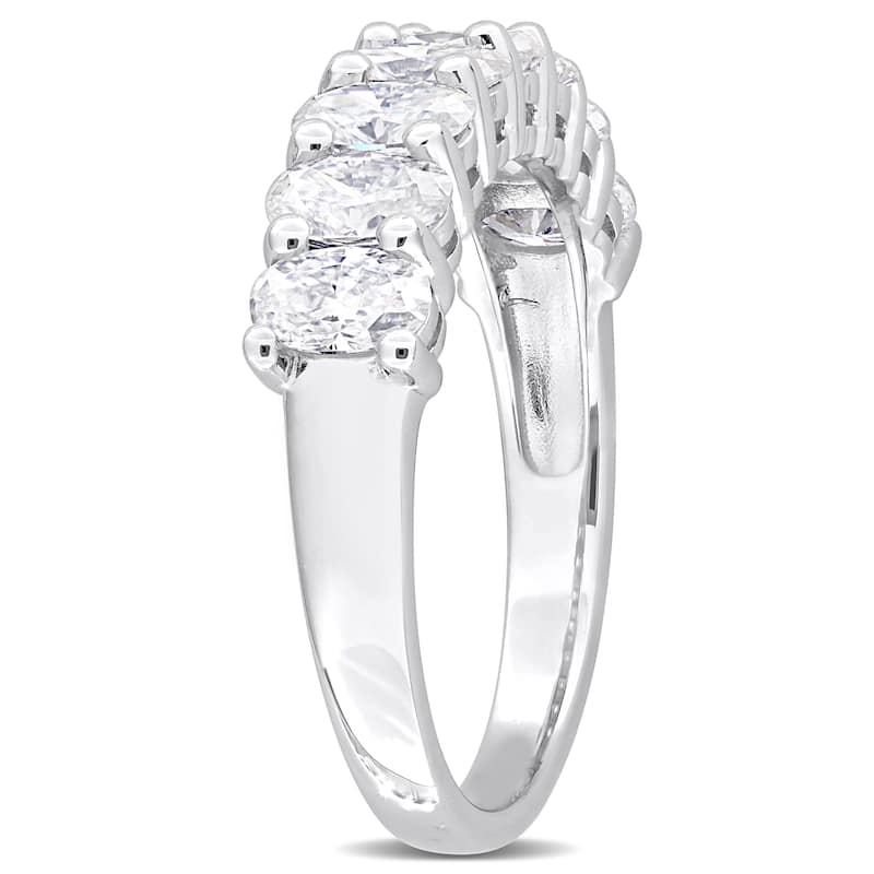 Miadora 1 5/8ct TDW Oval-cut Created Moissanite Anniversary Band in Sterling Silver