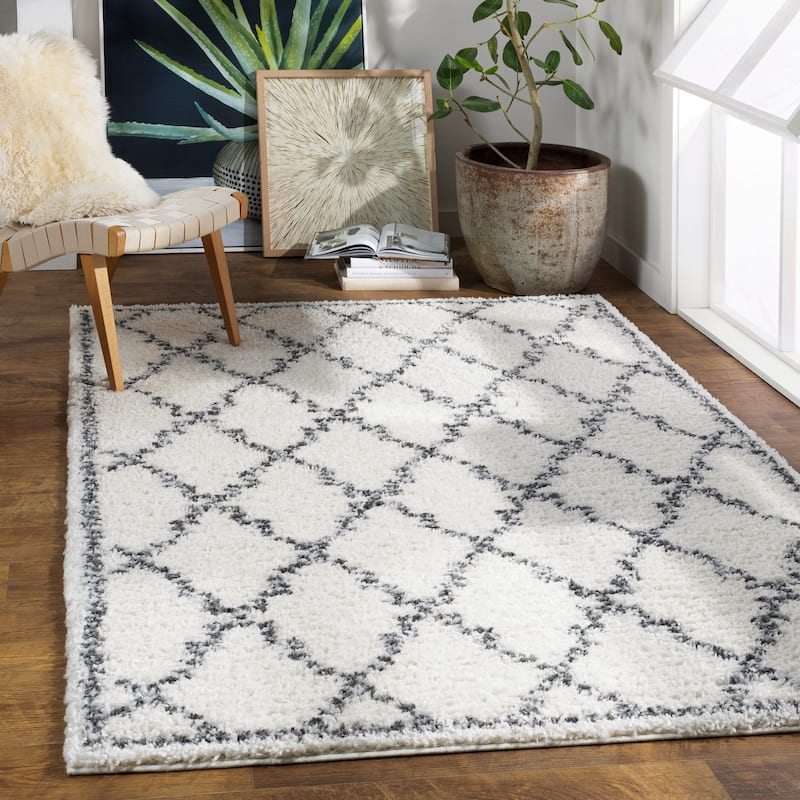 Orleanna Diamond Trellis Plush Area Rug - 5'3" x 7'3" - Charcoal