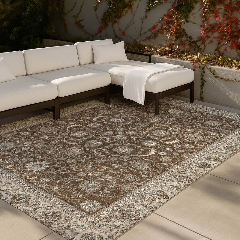 Machine Washable Indoor/ Outdoor Traditional Arvada Chantille Rug