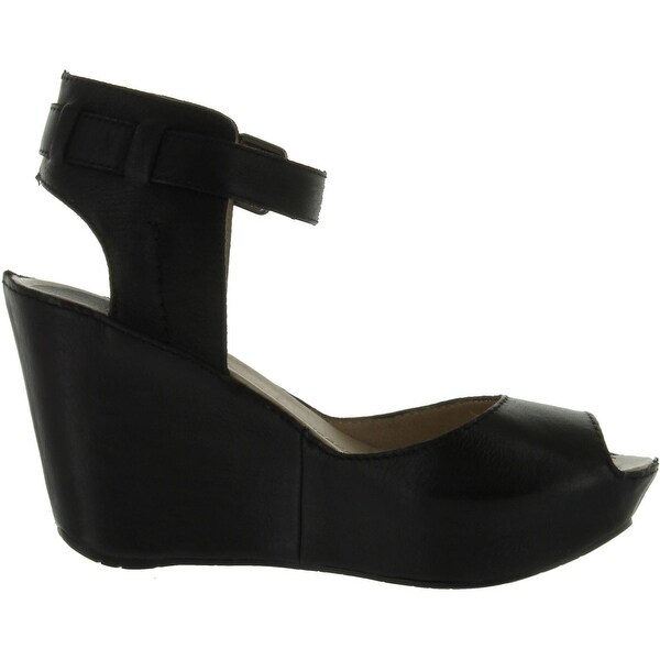 Sole My Heart Wedge Sandal 