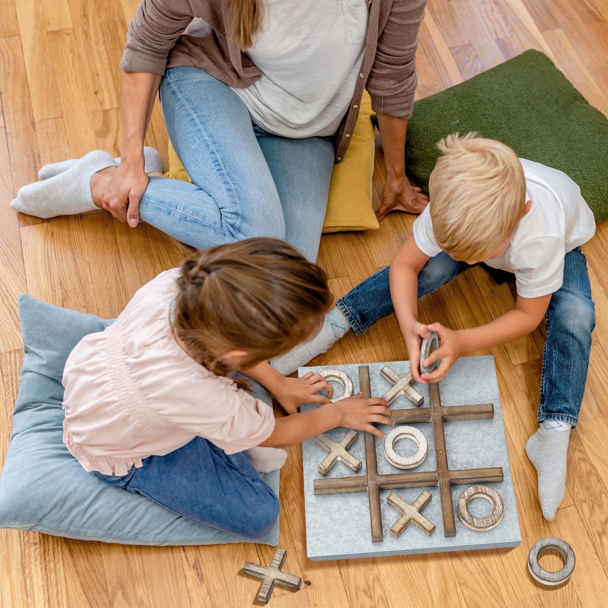 American Art Decor Tic Tac Toe Game Board Set Coffee Table Decor