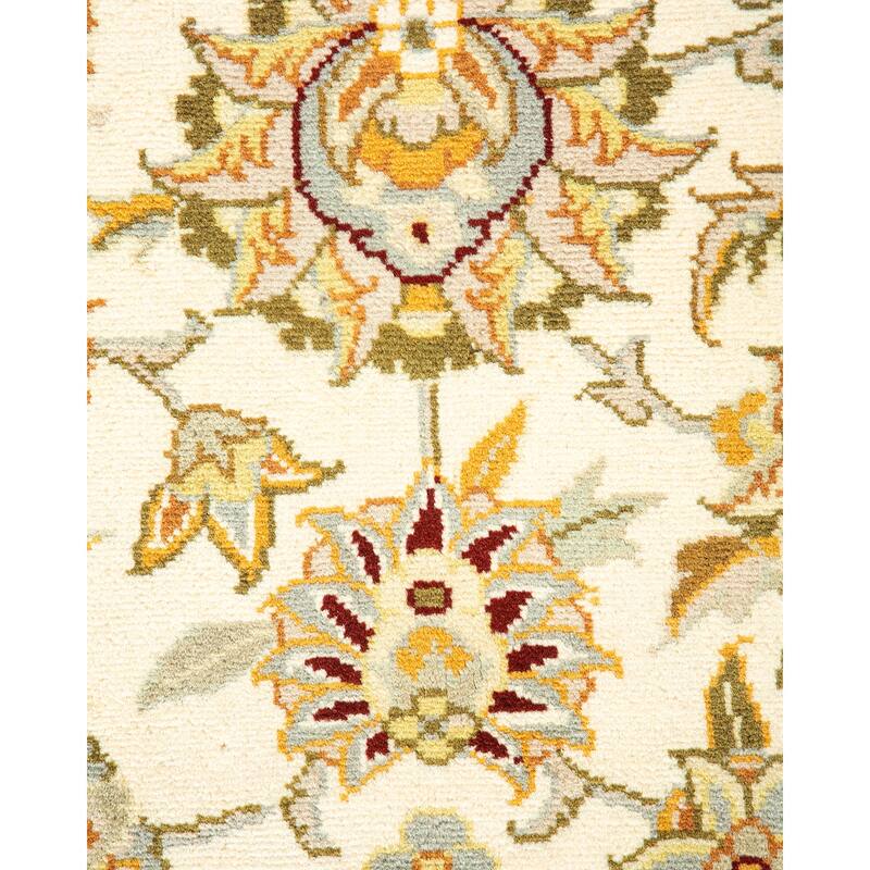 Overton Handknotted Wool Traditional Oriental Ivory Area Rug - 4' x 6'