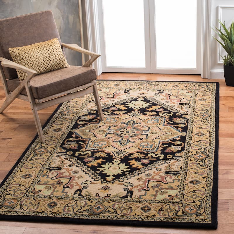 SAFAVIEH Handmade Heritage Asia Traditional Oriental Wool Rug - 8' x 10' - Black/Gold