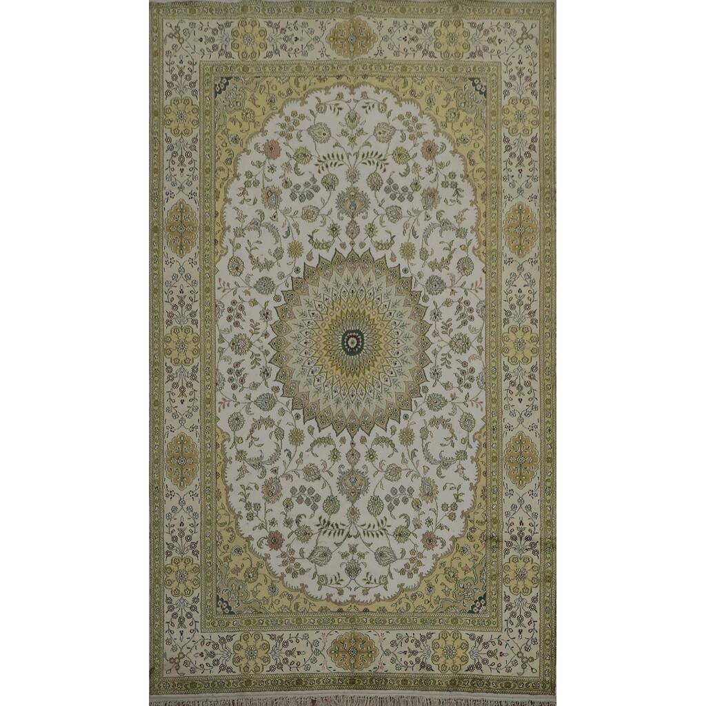 Hand Knotted Oriental Silk Carpet Traditional Floral Beige & Ivories Kashmir Area Rug - 8' 11'' X 5' 11''