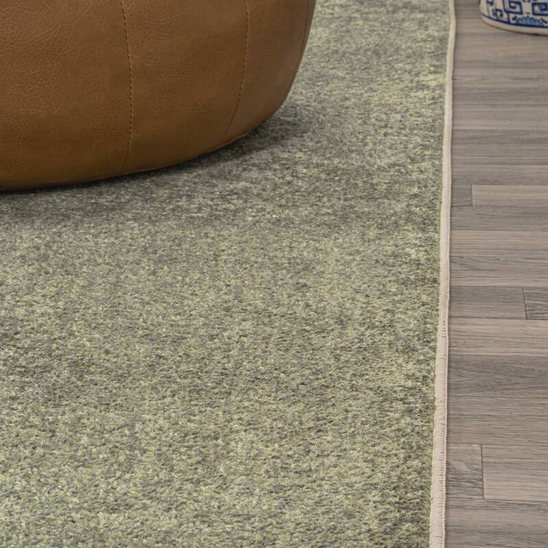 JONATHAN Y Fawning Classic Solid Low-Pile Machine-Washable Terra Area Rug