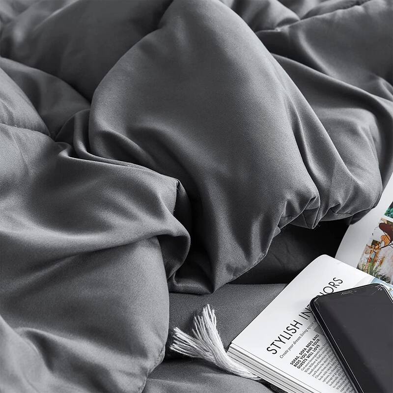Nomadic™ Alaskan - Ultimate Oversized King Comforter (120" x 120")