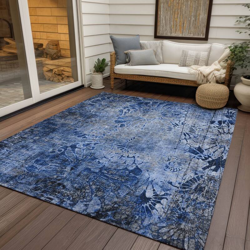 Machine Washable Indoor/ Outdoor Modern Floral Chantille Rug