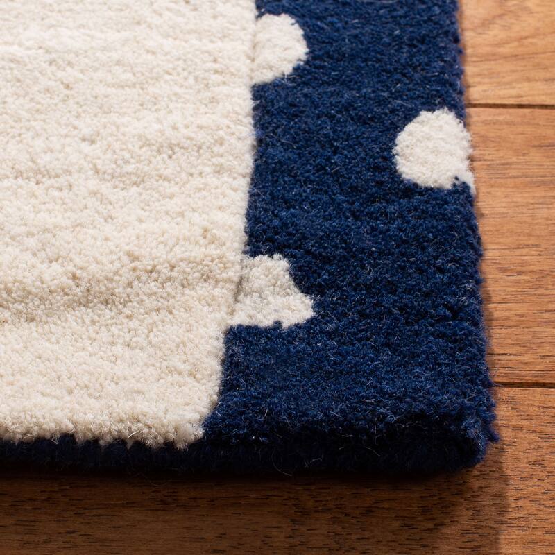 SAFAVIEH Handmade Kids Kadijah Wool Rug