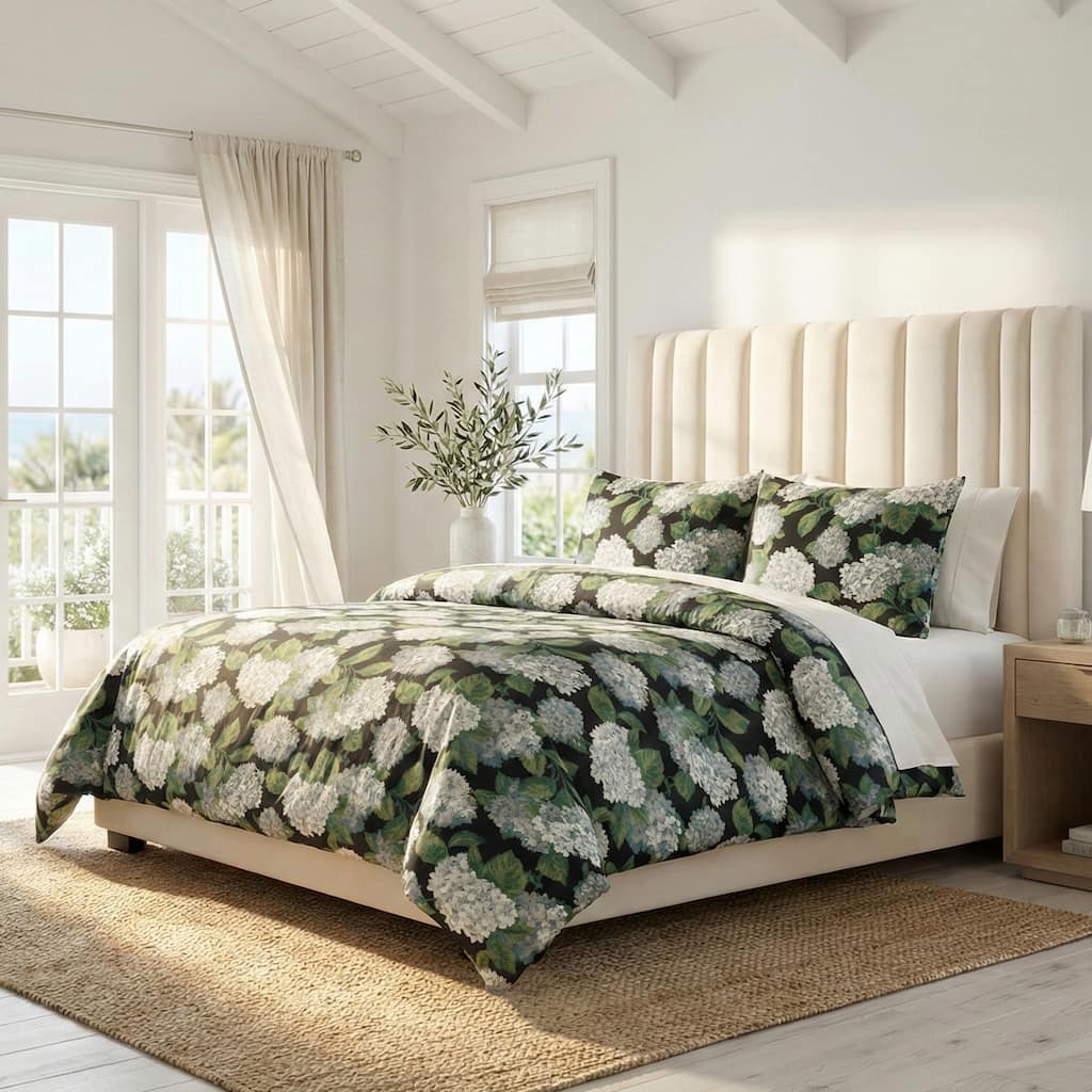 Magnolia Home Fashions Summerwind Ebony Duvet cover & shams Set