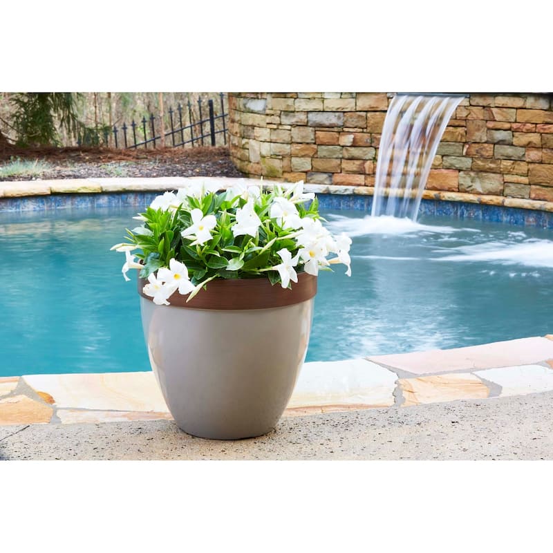 Southern Patio Hornsby Resin Planter